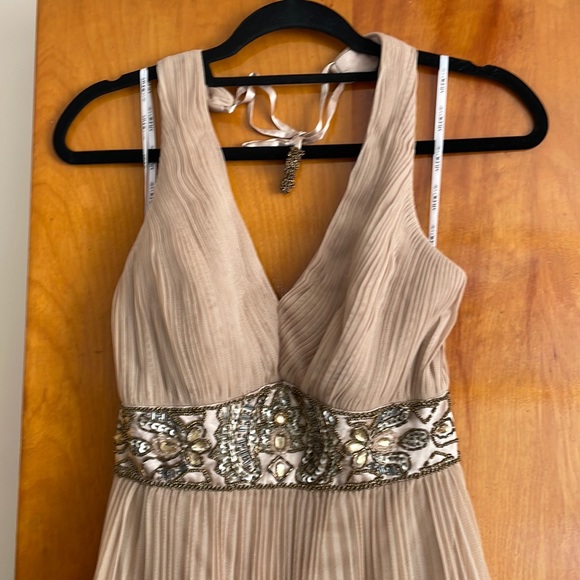 Halter gold/beige dress. Pleated. In perfect condition. - Picture 1 of 6